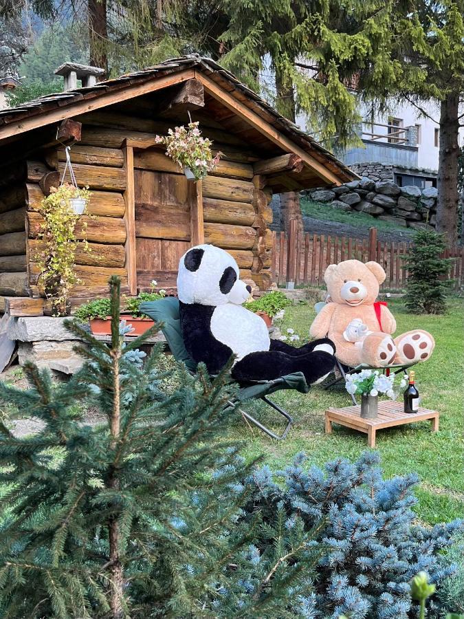 Chalet Blanc "Le Flocon" クールマイユール エクステリア 写真